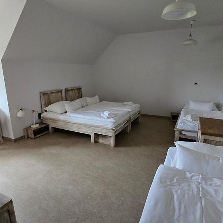 Dvur Perlova Voda Budyne nad Ohri Extérieur photo