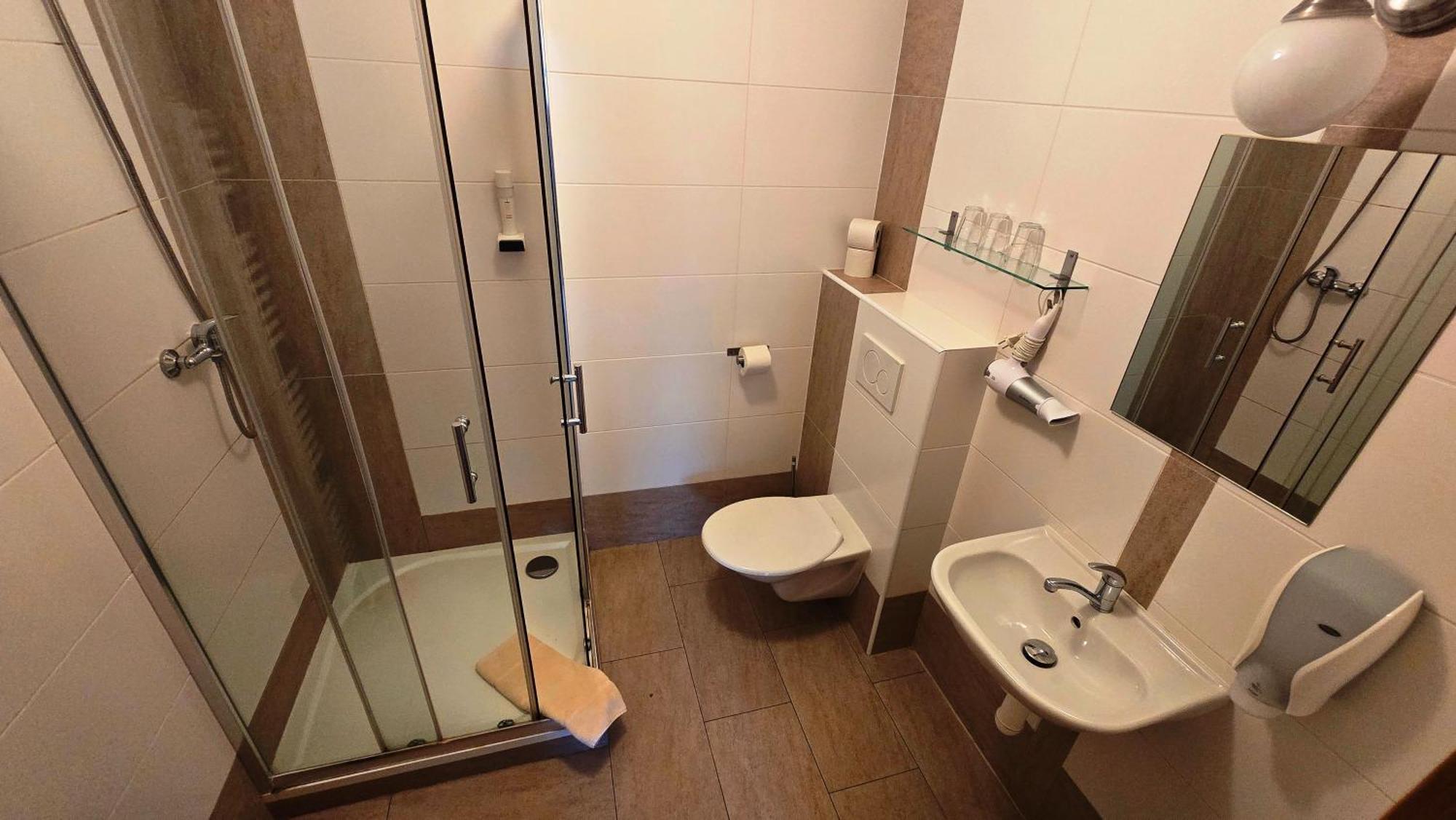 Dvur Perlova Voda Budyne nad Ohri Extérieur photo