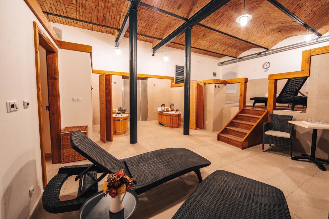 Dvur Perlova Voda Budyne nad Ohri Extérieur photo