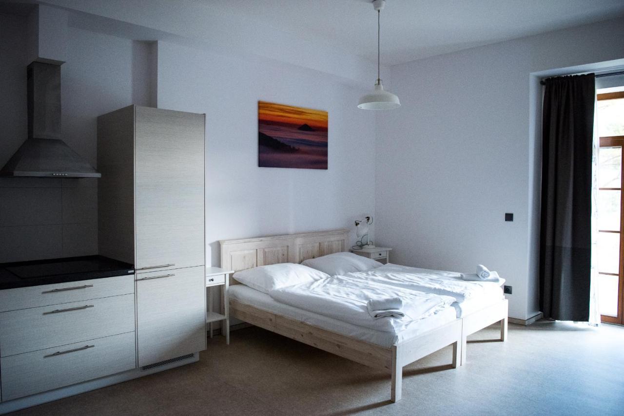 Dvur Perlova Voda Budyne nad Ohri Extérieur photo